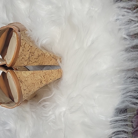 1.ADRIENNE VITTADINI Corral Cork Wedge Sandal Size 6 - Picture 6 of 11